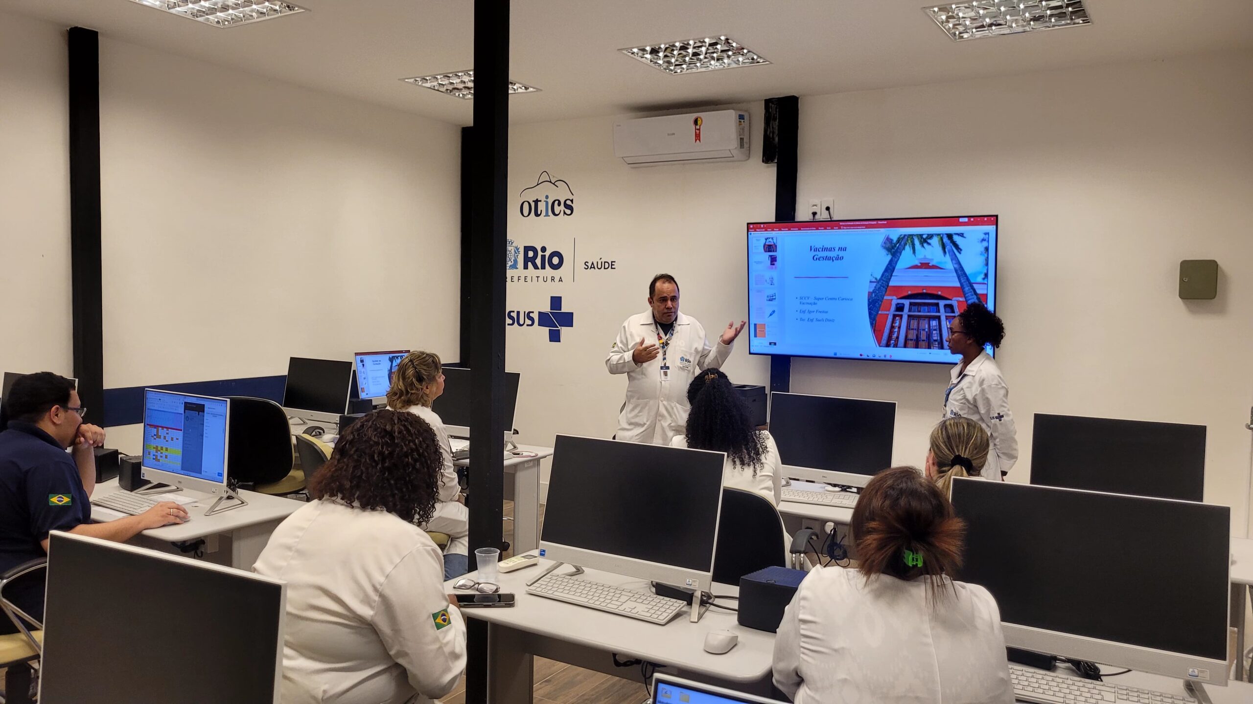 Promovendo a Saúde Materno-Infantil: A Importância da Vacinação na Gestante e no Prematuro