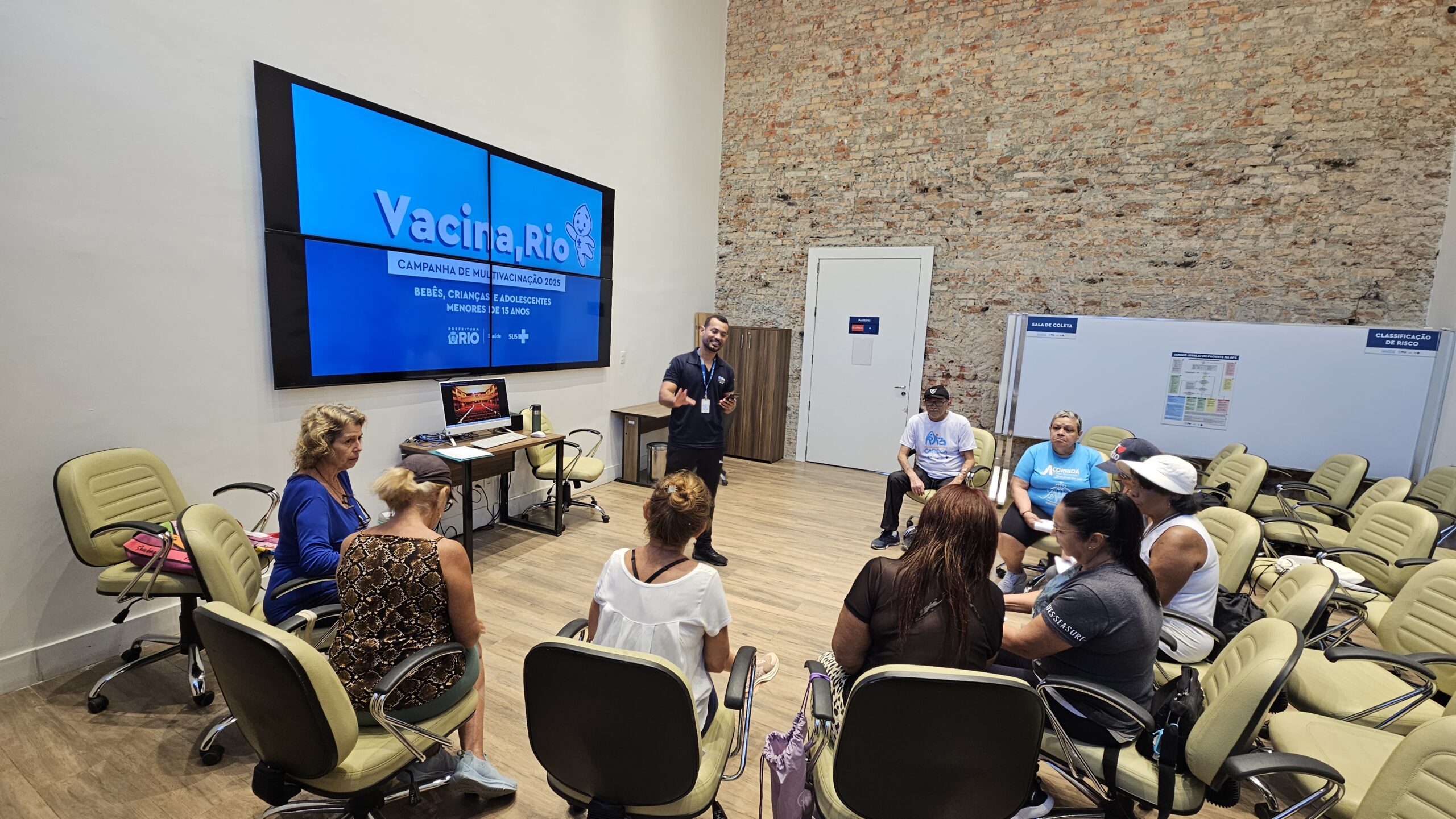 5º ensaio do teatro “Outubro Rosa” do Programa Academia Carioca