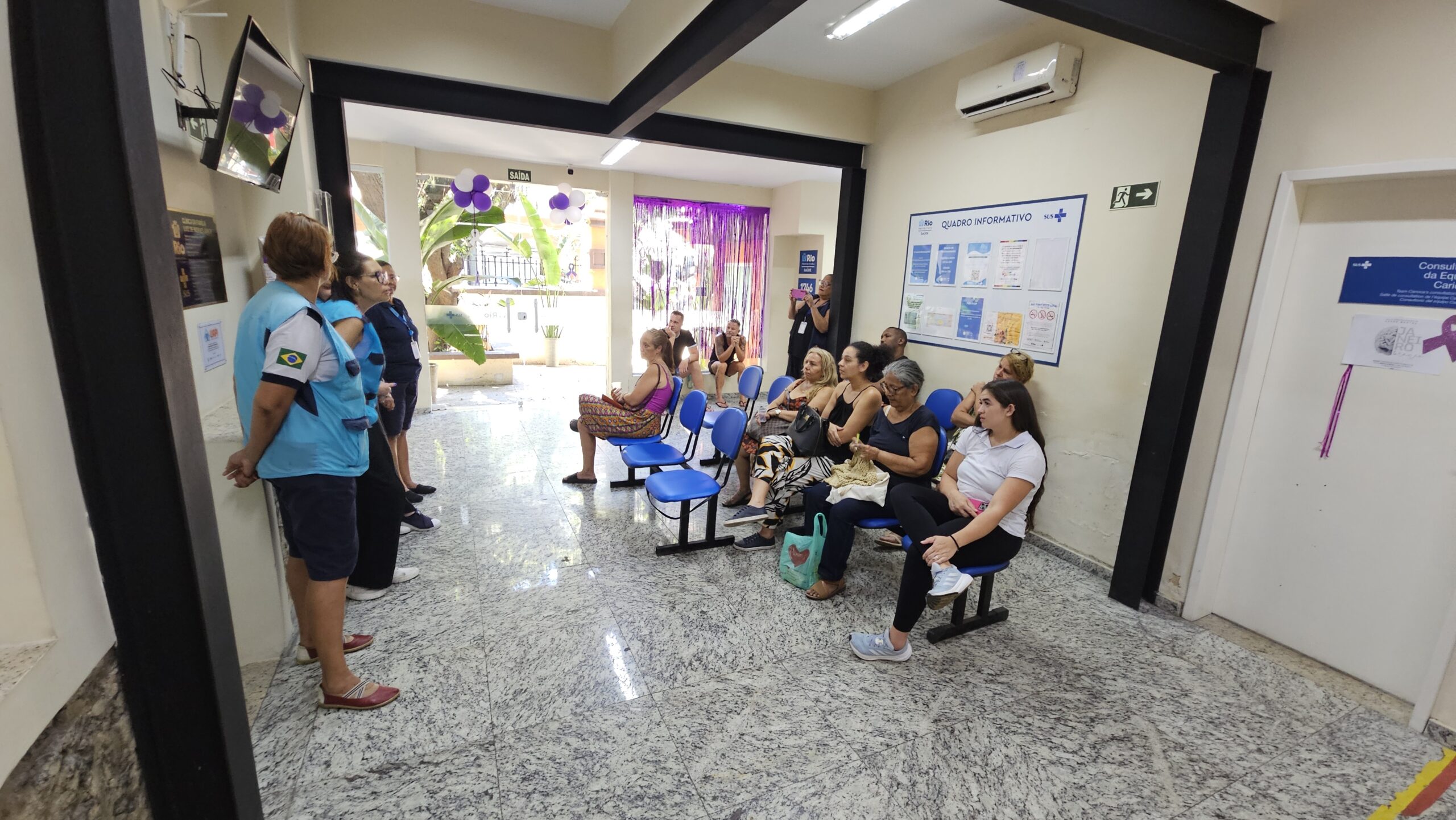 Janeiro Roxo e Branco: Sala de Espera Educativa