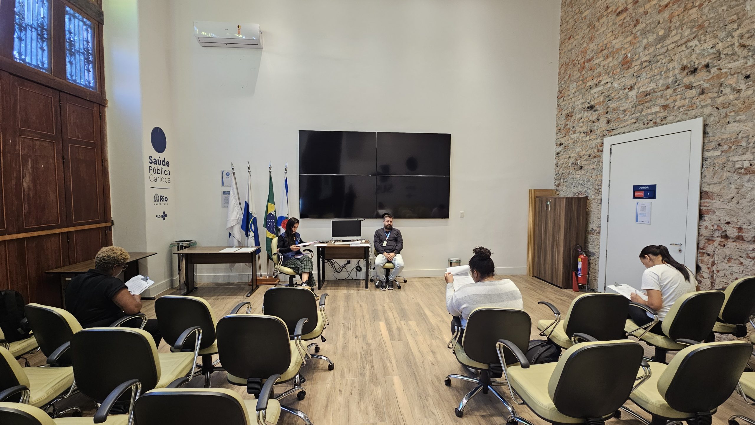 Seleção de estágio em análises clínicas para o Hospital Municipal Rocha Maia