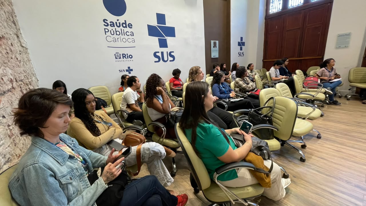 Tutorial de Farmácia na APS: Capacitação e Qualificação Profissional