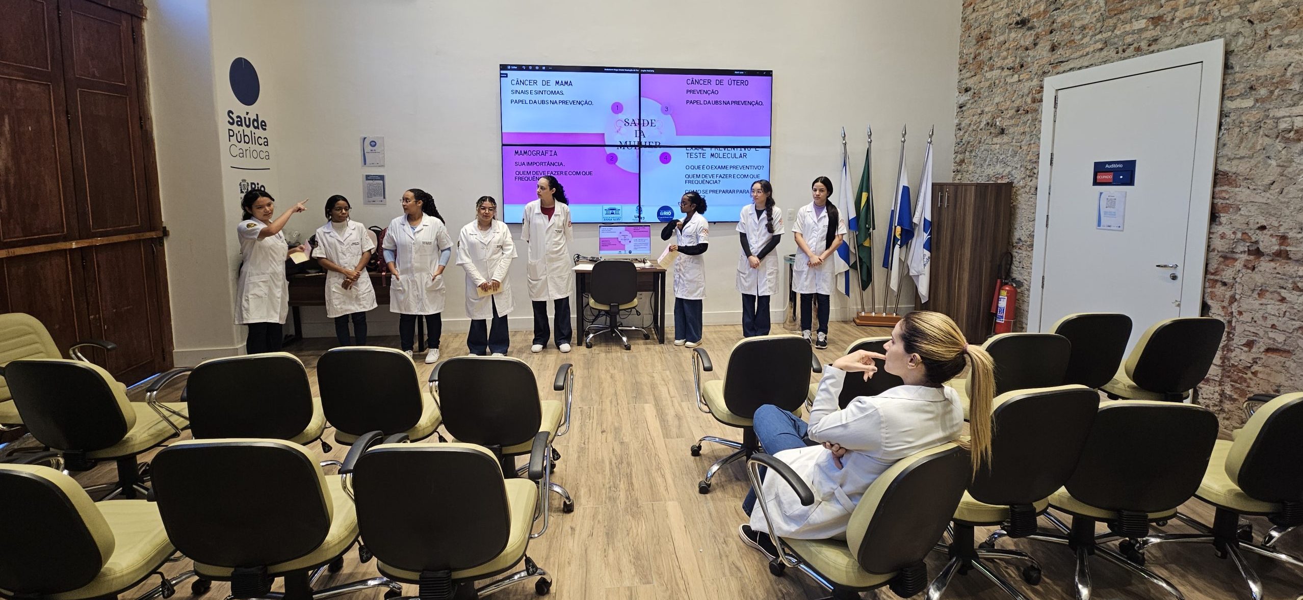 Atividade dos Alunos de Enfermagem da UFRJ